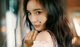 娱乐吃瓜女艺人官宣微博,吃瓜女艺人官宣微博，神秘男友身份引热议”